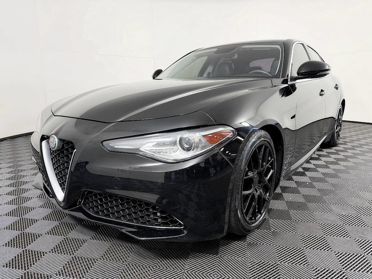 Used 2019 Alfa Romeo Giulia RWD image 3