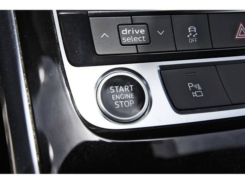 Used 2025 Audi Q7 3.0T Premium Plus AWD/4WD image 33
