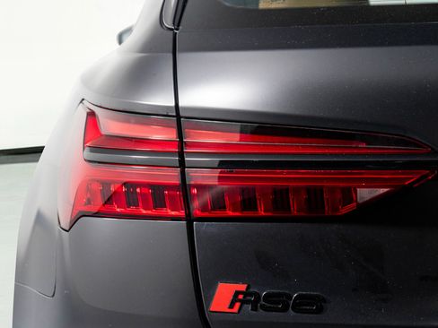 Used 2025 Audi RS 6 performance image 13
