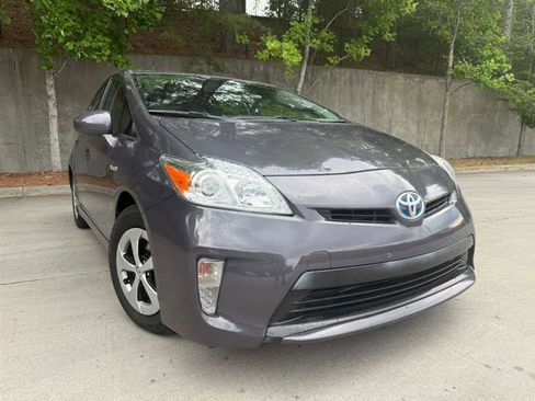 Used 2015 Toyota Prius Two FWD image 1
