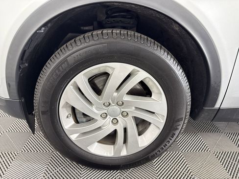 Used 2020 Land Rover Discovery Sport S image 11