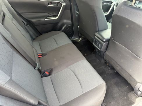 Used 2025 Toyota RAV4 XLE AWD/4WD image 30