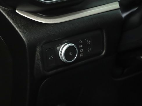 Used 2021 Ford Explorer XLT w/ Equipment Group 202A image 9