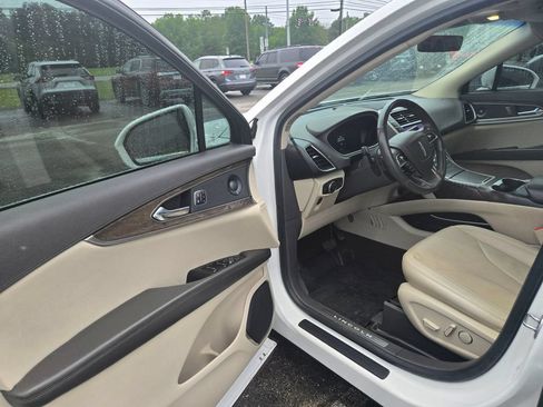 Used 2020 Lincoln Nautilus Reserve w/ Cargo Utility Package FWD image 6