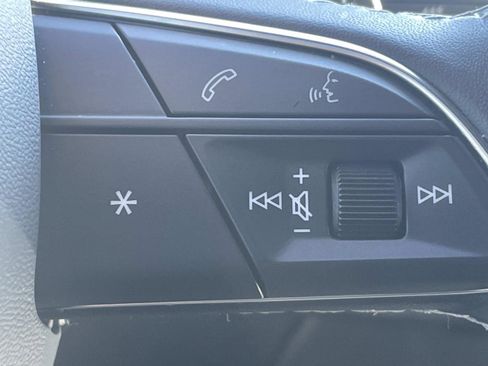 Used 2022 Audi Q8 Premium Plus image 25