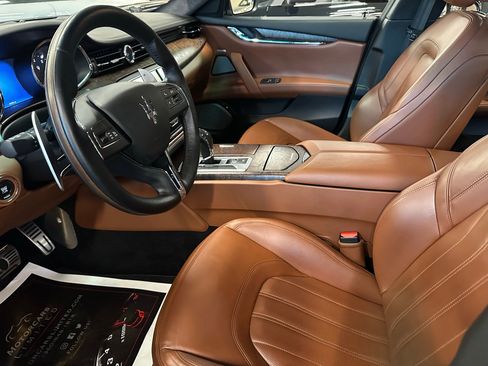 Used 2014 Maserati Quattroporte GTS image 12