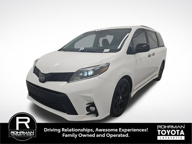 Used 2020 Toyota Sienna SE Premium w/ Nightshade Edition FWD image 2