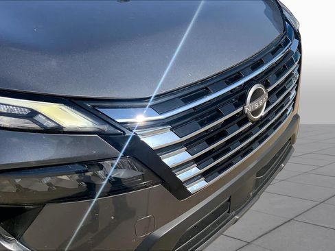 Used 2025 Nissan Rogue SV FWD image 29