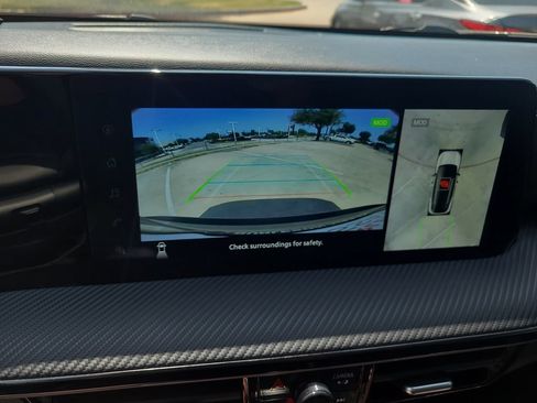 Certified 2025 Nissan Kicks SR FWD image 21