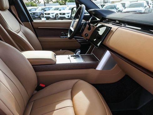 New 2026 Land Rover Range Rover SE image 17