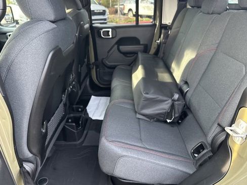 New 2026 Jeep Gladiator Rubicon w/ Technology Group image 19