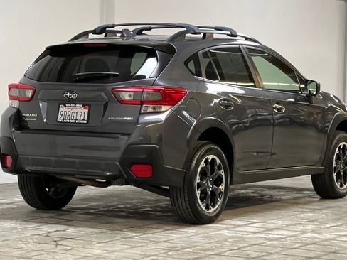 Used 2023 Subaru Crosstrek 2.0i Premium image 4