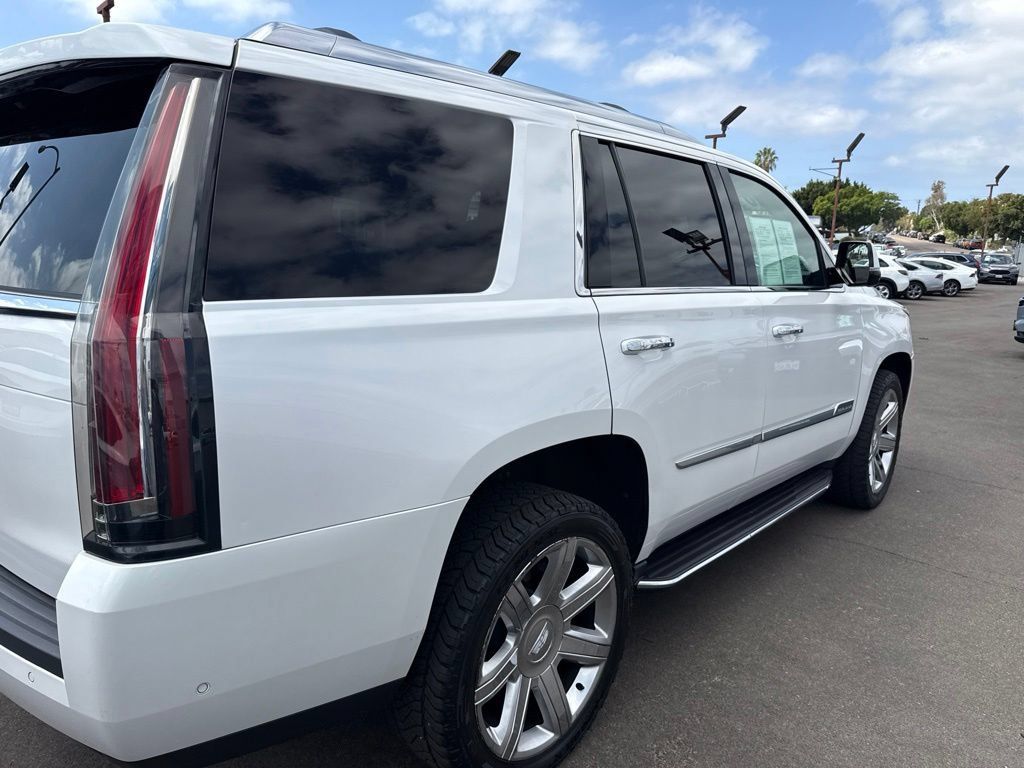 Used 2020 Cadillac Escalade Luxury RWD image 7