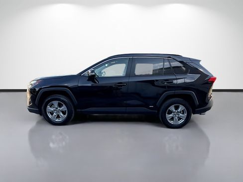 Used 2025 Toyota RAV4 XLE AWD/4WD image 6