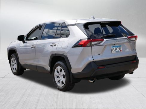 Used 2023 Toyota RAV4 LE AWD/4WD image 5