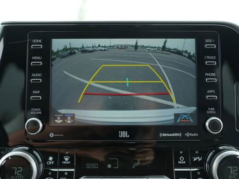 Used 2020 Toyota Highlander Limited FWD image 29