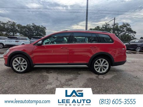 Used 2017 Volkswagen Golf Alltrack SE AWD/4WD image 6