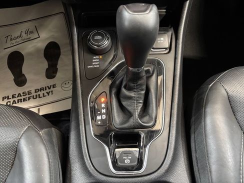 Used 2019 Jeep Cherokee Limited AWD/4WD image 27