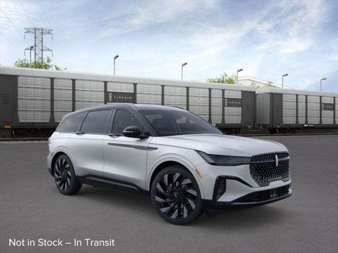 New 2025 Lincoln Nautilus Reserve w/ Jet Appearance Package image 7