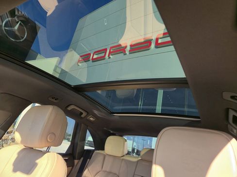 Certified 2025 Porsche Macan image 29