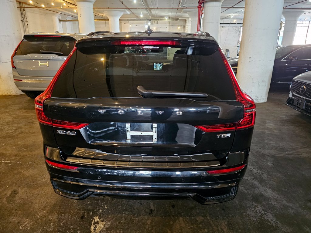 Certified 2026 Volvo XC60 T8 Plus w/ Protection Package Premier AWD/4WD image 4