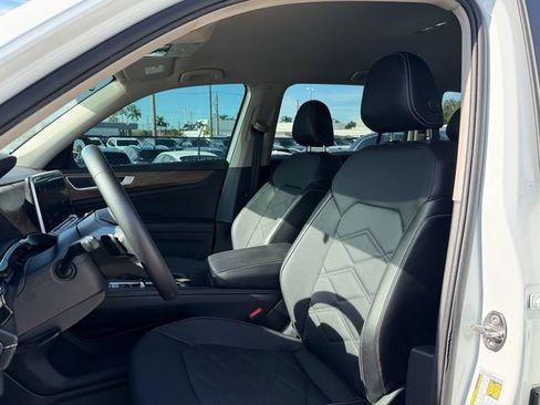 Used 2024 Volkswagen Atlas SE FWD image 9