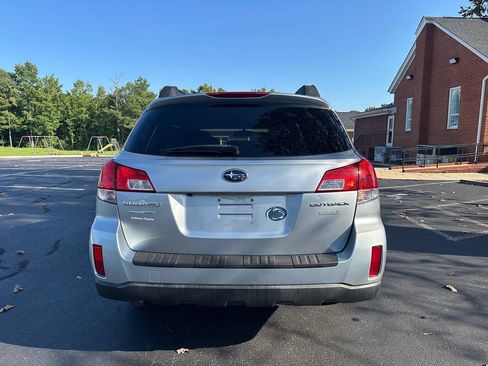 Used 2012 Subaru Outback 2.5i Premium AWD/4WD image 6