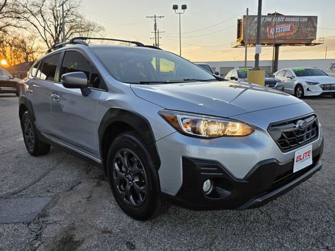Used 2022 Subaru Crosstrek 2.5i Sport w/ Moonroof Package image 3