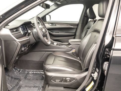 Used 2024 Jeep Grand Cherokee Limited 4xe AWD/4WD image 6