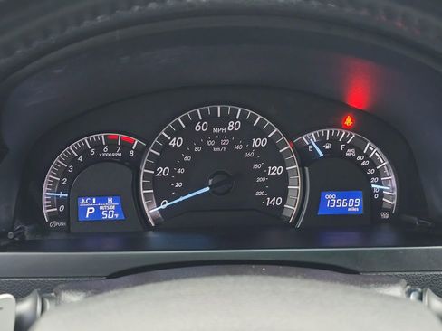 Used 2014 Toyota Camry SE image 15