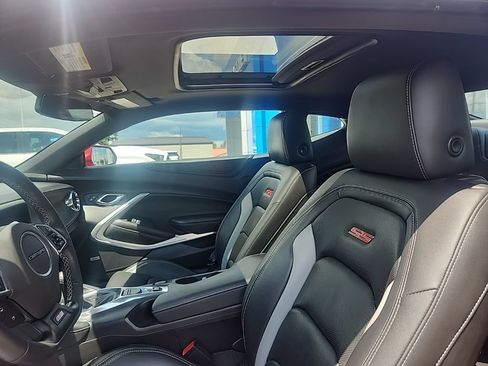 Used 2016 Chevrolet Camaro SS RWD image 10
