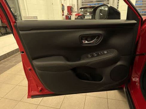 Used 2024 Honda HR-V Sport image 29