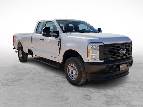 New 2026 Ford F250 XL w/ FX4 Off-Road Package image 1
