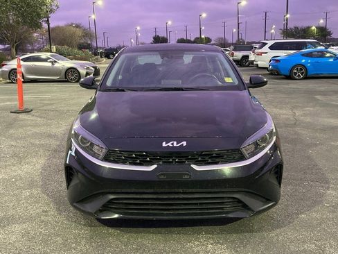 Used 2023 Kia Forte LXS image 2