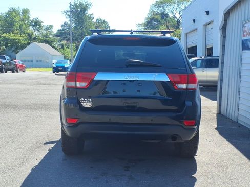Used 2011 Jeep Grand Cherokee Laredo AWD/4WD image 4