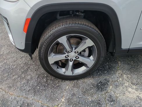 New 2026 Jeep Grand Cherokee L Limited w/ Luxury Tech Group II RWD image 10