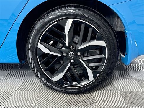 Certified 2025 Nissan Versa SR w/ Trunk Package image 4