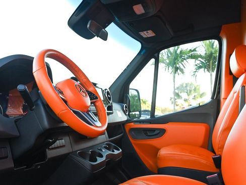 Used 2023 Mercedes-Benz Sprinter 3500 image 11