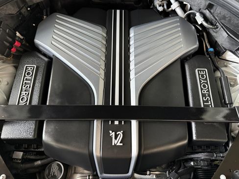 Used 2025 Rolls-Royce Cullinan Black Badge image 56