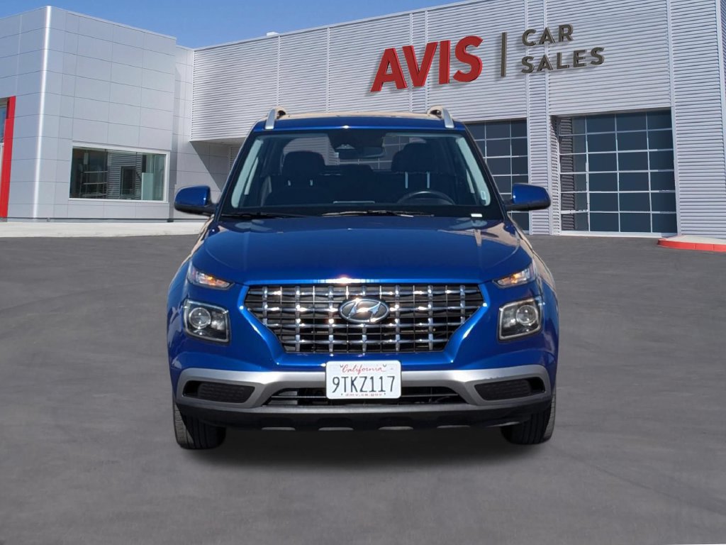 Used 2025 Hyundai Venue SEL FWD image 2