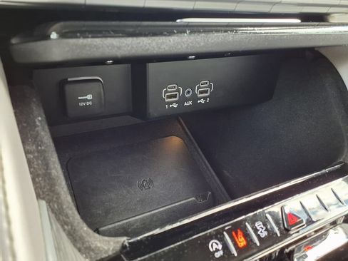 Certified 2024 Jeep Wagoneer L Series II w/ Flexible Seating Group AWD/4WD image 10
