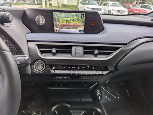 Used 2021 Lexus UX 200 w/ Premium Package image 27