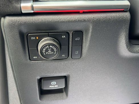 Used 2026 Ford Expedition Tremor AWD/4WD image 27