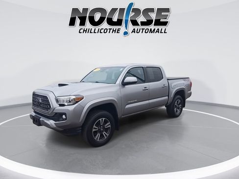 Used 2018 Toyota Tacoma TRD Sport image 4