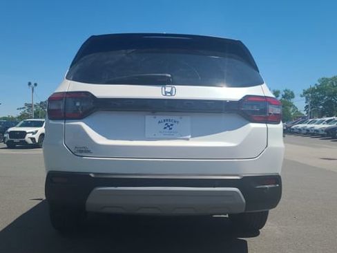 Used 2025 Honda Pilot EX-L image 7