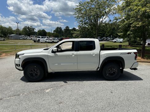 New 2025 Nissan Frontier PRO-4X image 8