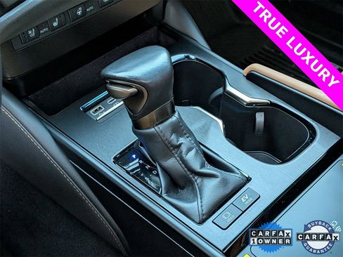 Used 2024 Lexus ES 300h Ultra Luxury image 14