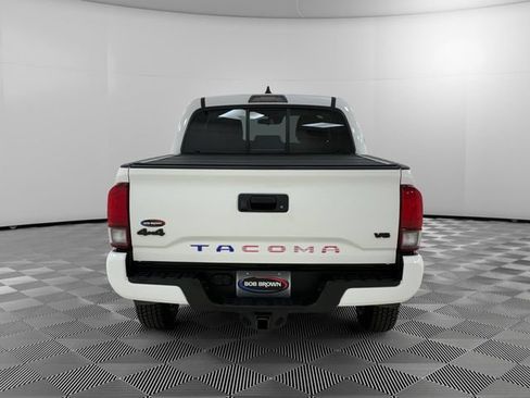Used 2022 Toyota Tacoma SR AWD/4WD image 4
