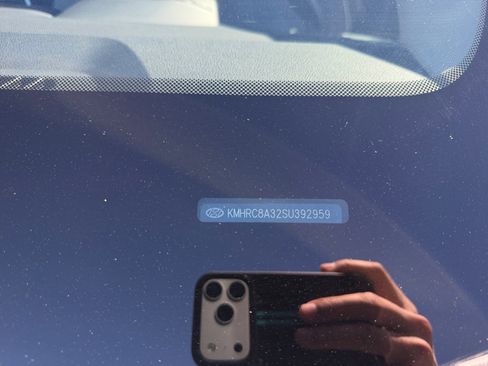 Certified 2025 Hyundai Venue SEL image 25