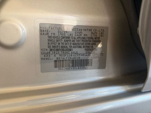 Used 2025 Nissan Versa SV FWD image 27